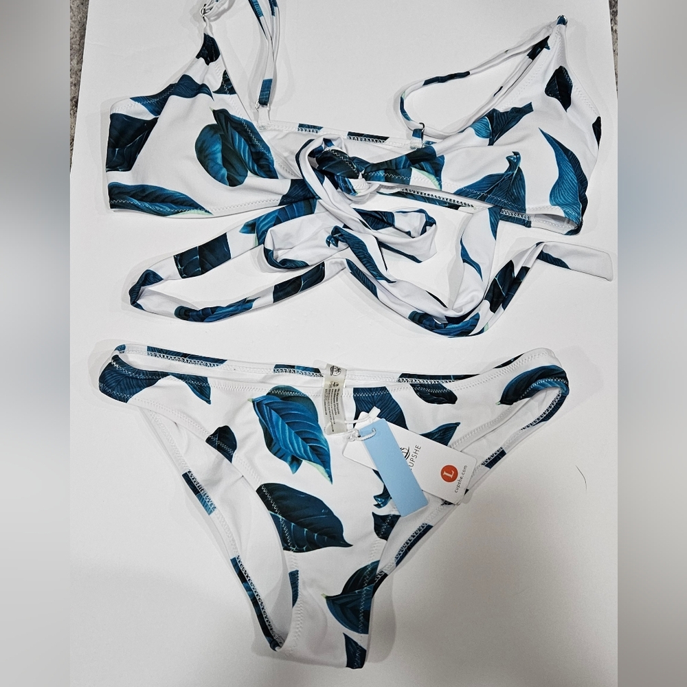 NWT Cupshe Blue Leaf Print Bikini Set Sze L - Picture 2 of 4